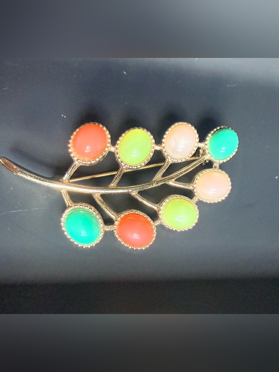 Sarah Coventry Jewelry - Vintage 1973 Sarah Coventry "Candy Land" brooch pin